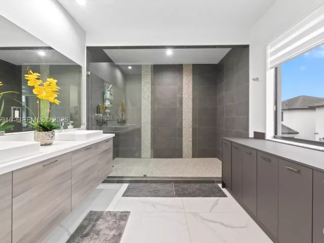 Продажа дома по адресу 8086 NW 47th Ter - фото 9085470