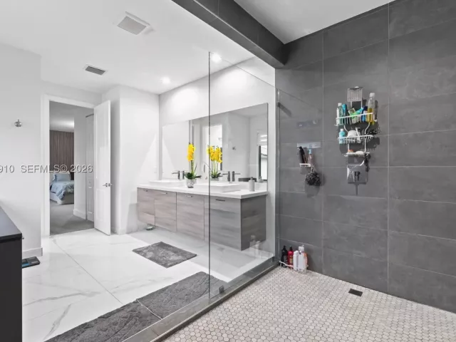 Продажа дома по адресу 8086 NW 47th Ter - фото 9085471