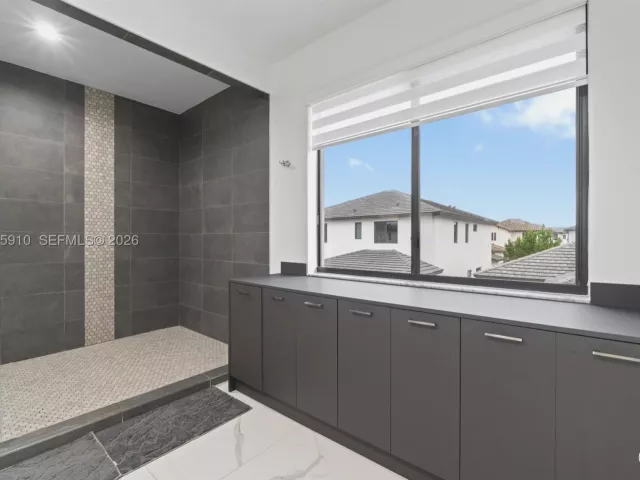 Продажа дома по адресу 8086 NW 47th Ter - фото 9085473
