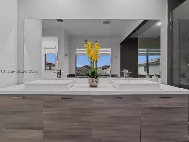 Продажа дома по адресу 8086 NW 47th Ter - фото 9085474