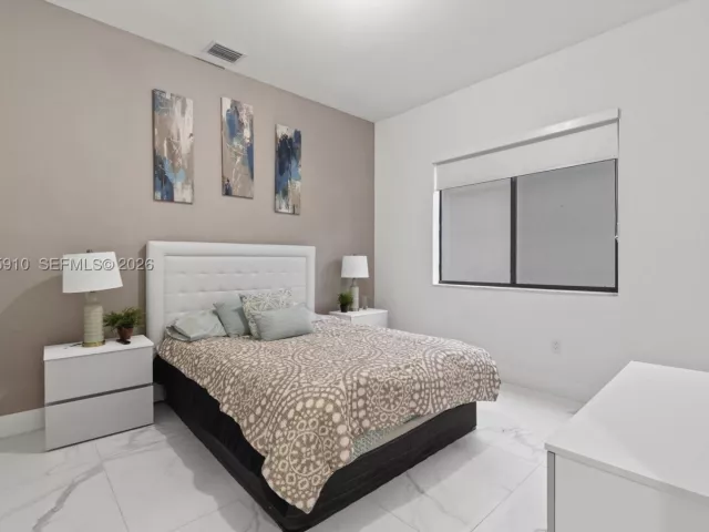 Продажа дома по адресу 8086 NW 47th Ter - фото 9085478