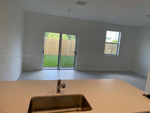 Дом в аренду по адресу 29081 SW 162th Ct - фото 7440412