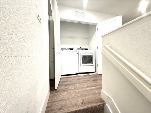 Дом в аренду по адресу 20861 NW 9TH PATH - фото 7480193