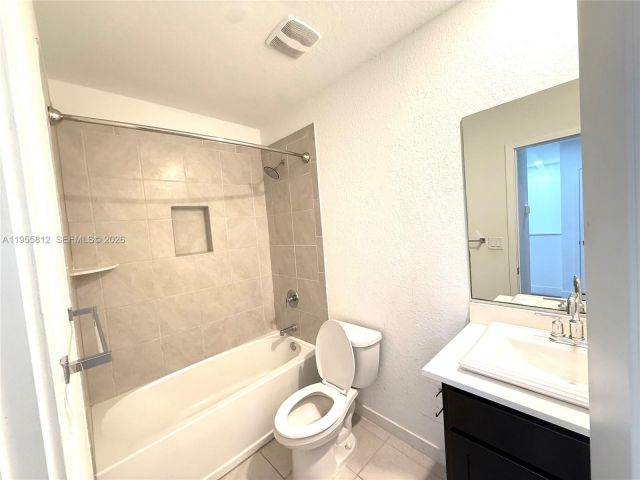 Дом в аренду по адресу 20861 NW 9TH PATH - фото 7480194