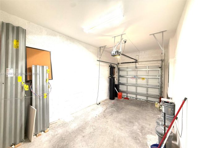 Дом в аренду по адресу 20861 NW 9TH PATH - фото 7480199