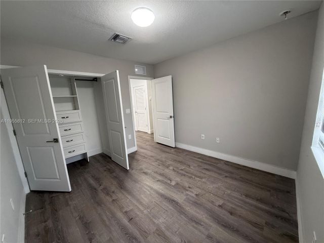 Дом в аренду по адресу 20861 NW 9TH PATH - фото 7480200