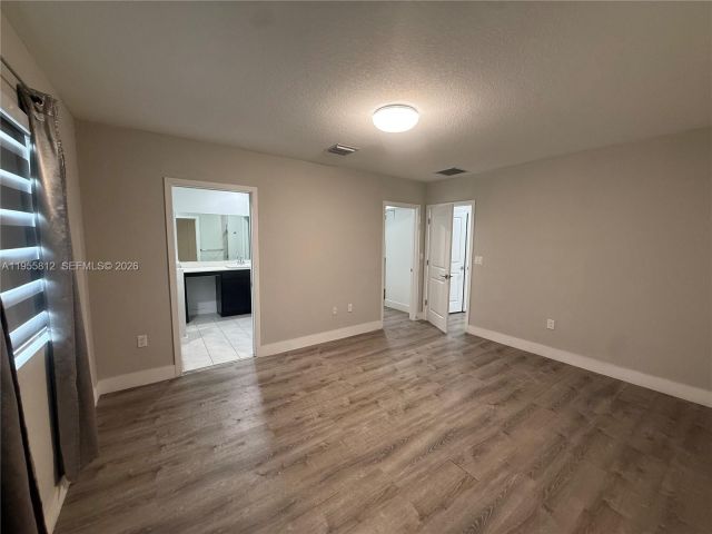 Дом в аренду по адресу 20861 NW 9TH PATH - фото 7480201