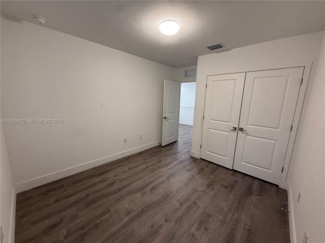 Дом в аренду по адресу 20861 NW 9TH PATH - фото 7480202