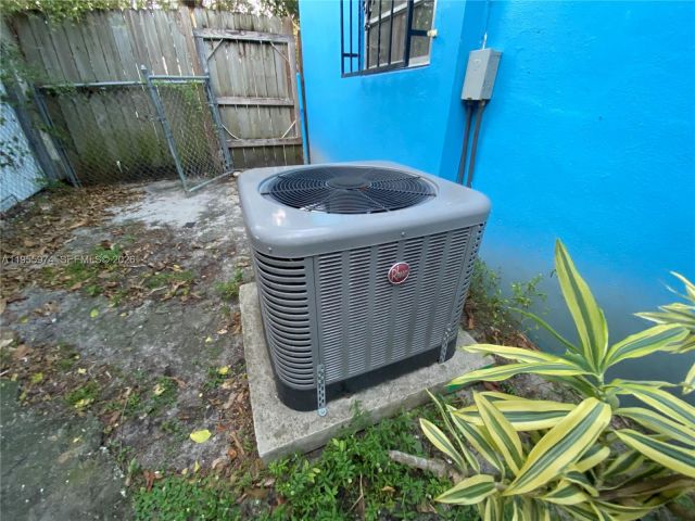 Продажа дома по адресу 3011 NW 152nd Ter - фото 7300855