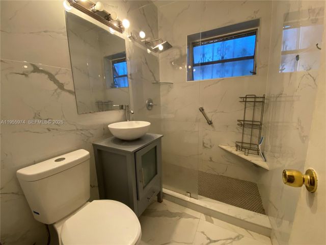 Продажа дома по адресу 3011 NW 152nd Ter - фото 7300859