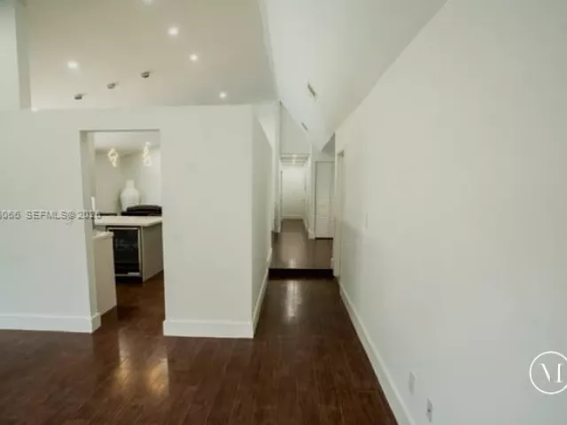 Продажа дома по адресу 10210 SW 133rd Ct - фото 7329265