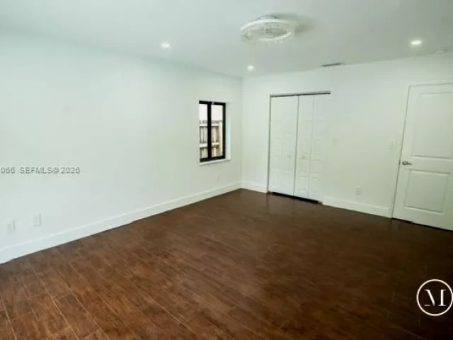 Продажа дома по адресу 10210 SW 133rd Ct - фото 7329254