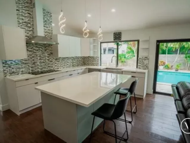 Продажа дома по адресу 10210 SW 133rd Ct - фото 7329258