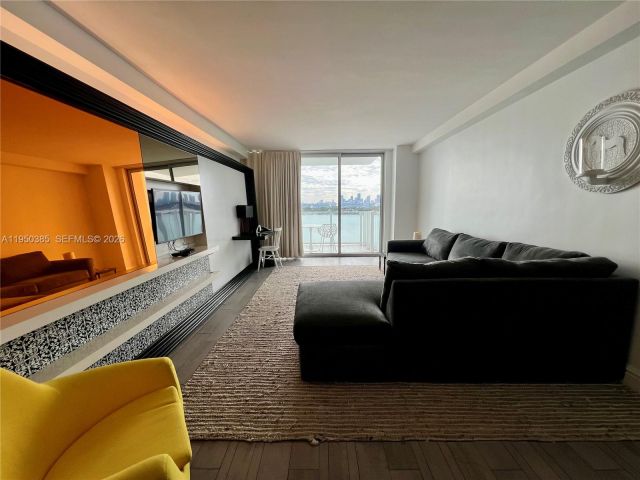 Продажа квартиры #910 - фото 7293625