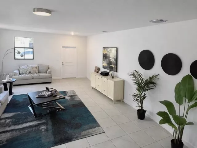 Дом в аренду по адресу 22634 SW 131st Pl 22634 - фото 7292408