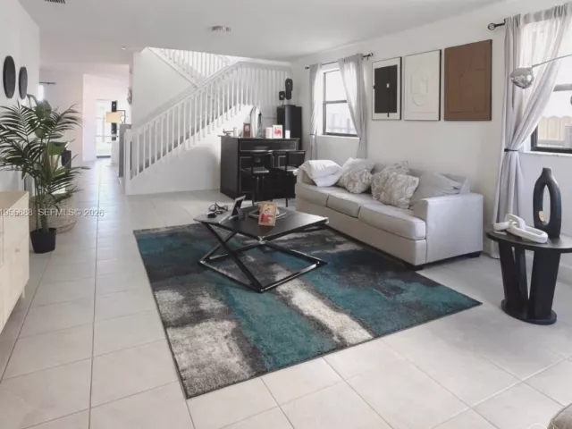 Дом в аренду по адресу 22634 SW 131st Pl 22634 - фото 7292410