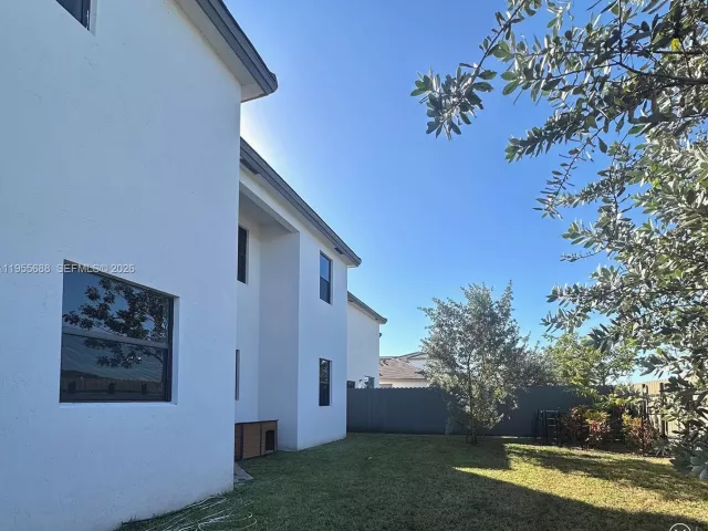 Дом в аренду по адресу 22634 SW 131st Pl 22634 - фото 7292411