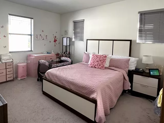 Дом в аренду по адресу 22634 SW 131st Pl 22634 - фото 7292399