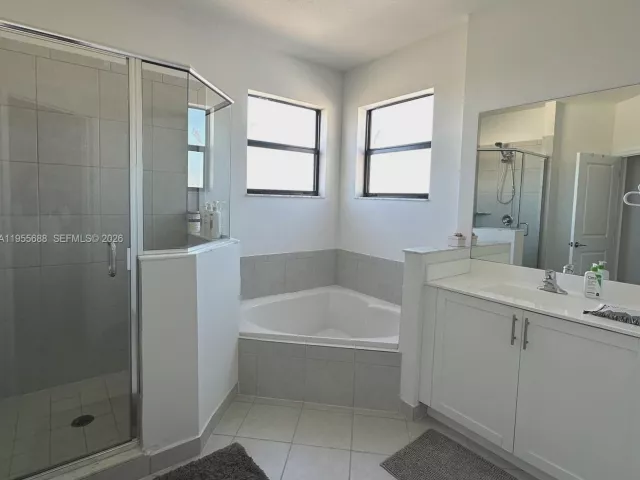 Дом в аренду по адресу 22634 SW 131st Pl 22634 - фото 7292402