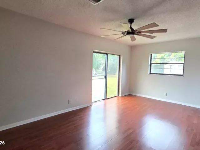Продажа дома по адресу 8755 SW 53rd Street - фото 8977320