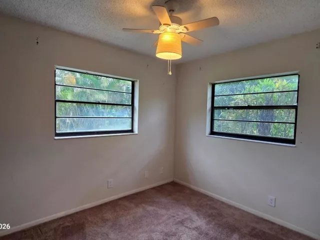 Продажа дома по адресу 8755 SW 53rd Street - фото 8977324