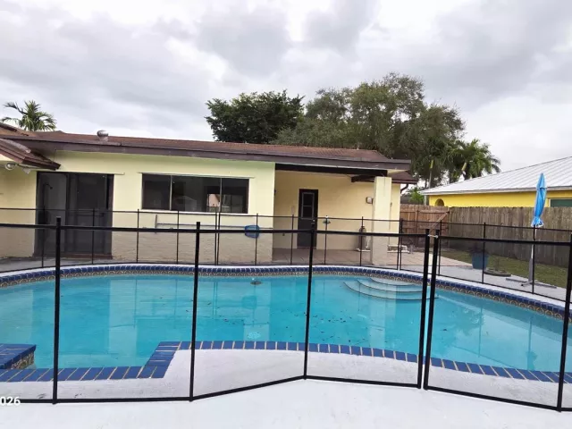 Продажа дома по адресу 8755 SW 53rd Street - фото 8977328