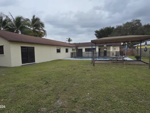 Продажа дома по адресу 8755 SW 53rd Street - фото 8977330