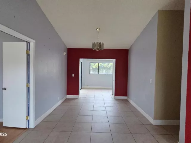 Продажа дома по адресу 8755 SW 53rd Street - фото 8977295