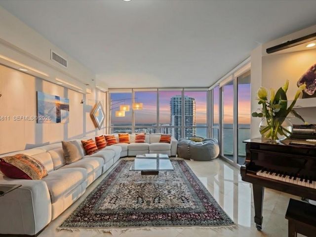 Продажа квартиры #3003 - фото 7337022