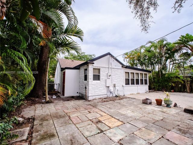 Дом в аренду по адресу 1500 NW 3rd Ave . - фото 7496259