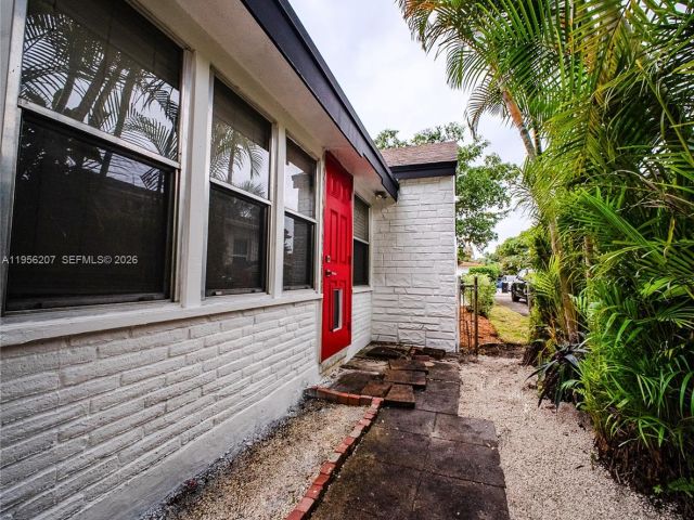 Дом в аренду по адресу 1500 NW 3rd Ave . - фото 7496260