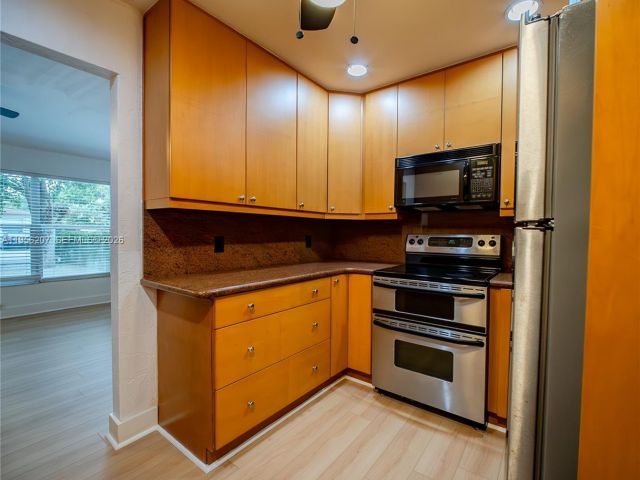 Дом в аренду по адресу 1500 NW 3rd Ave . - фото 7496264