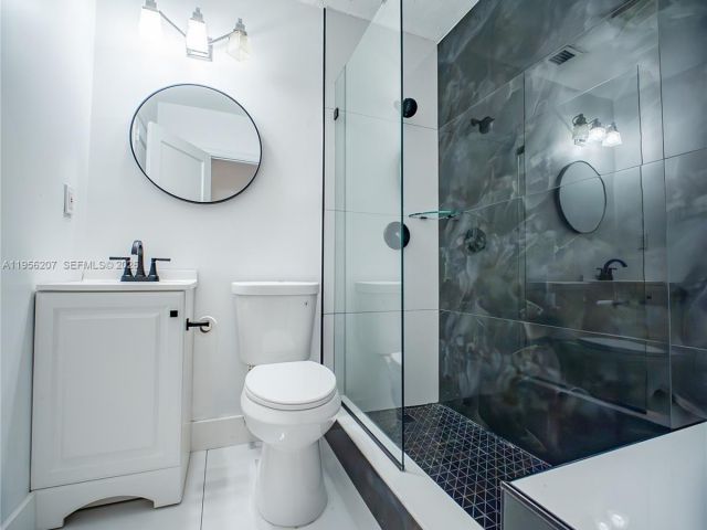 Дом в аренду по адресу 1500 NW 3rd Ave . - фото 7496273