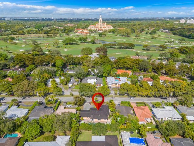 Продажа дома по адресу 1230 Bird Road - фото 7535026