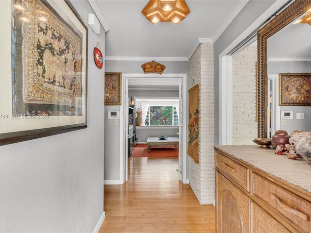 Продажа дома по адресу 1230 Bird Road - фото 7535030