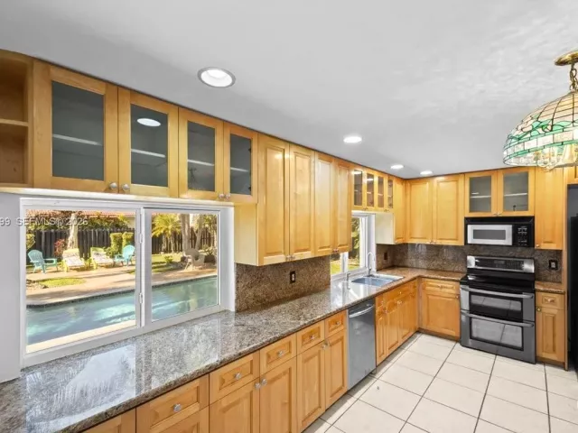 Продажа дома по адресу 2560 Bass Way - фото 7535667