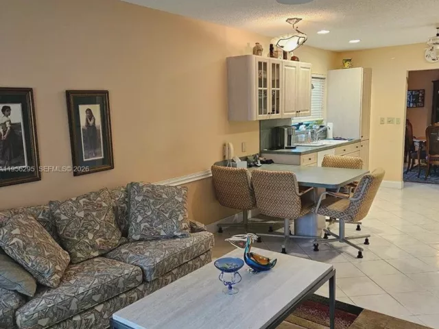 Продажа дома по адресу 10301 Greenbriar Ct - фото 7383400