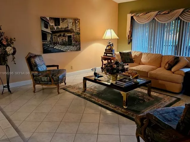 Продажа дома по адресу 10301 Greenbriar Ct - фото 7383403