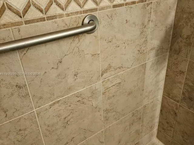 Продажа дома по адресу 10301 Greenbriar Ct - фото 7383392