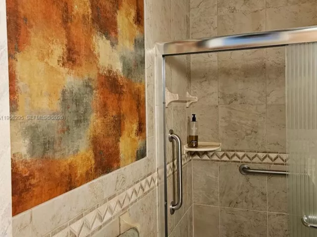 Продажа дома по адресу 10301 Greenbriar Ct - фото 7383395