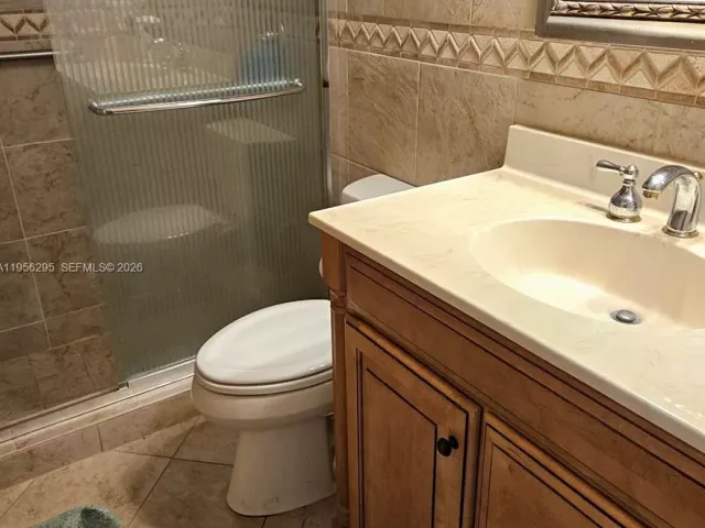 Продажа дома по адресу 10301 Greenbriar Ct - фото 7383396