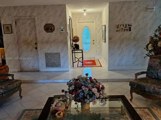 Продажа дома по адресу 10301 Greenbriar Ct - фото 7383398