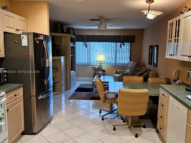 Продажа дома по адресу 10301 Greenbriar Ct - фото 7383390