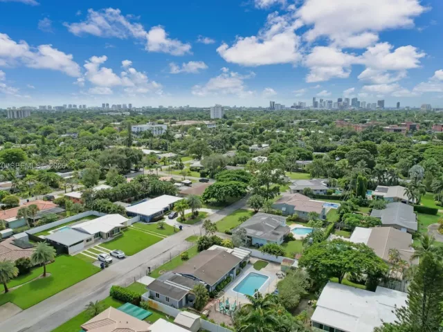 Продажа дома по адресу 2217 NW 4th Ave - фото 7301629