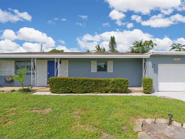 Продажа дома по адресу 2217 NW 4th Ave - фото 7301617