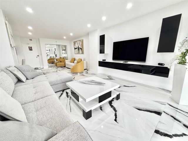 Продажа квартиры #15B - фото 7447445