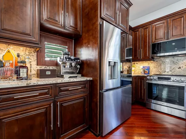 Продажа дома по адресу 430 Sunset Dr - фото 7306986