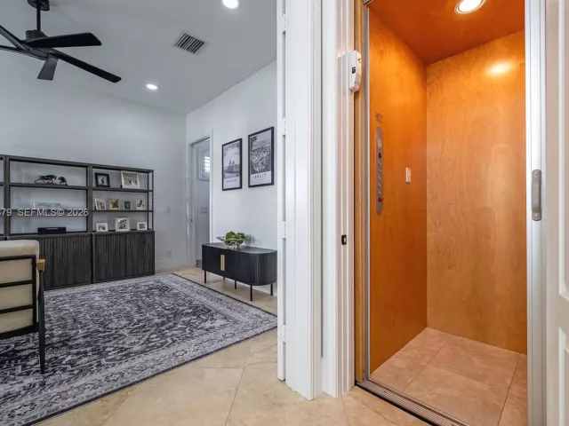 Продажа дома по адресу 430 Sunset Dr - фото 7306992