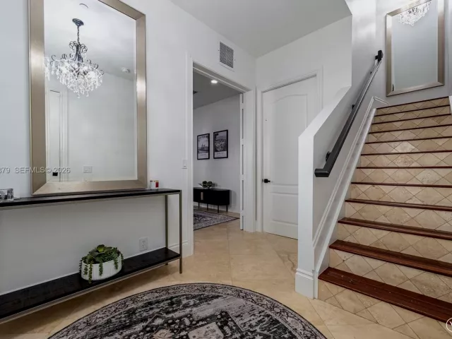 Продажа дома по адресу 430 Sunset Dr - фото 7306996