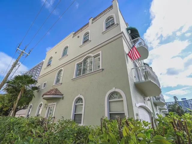 Продажа дома по адресу 430 Sunset Dr - фото 7307000